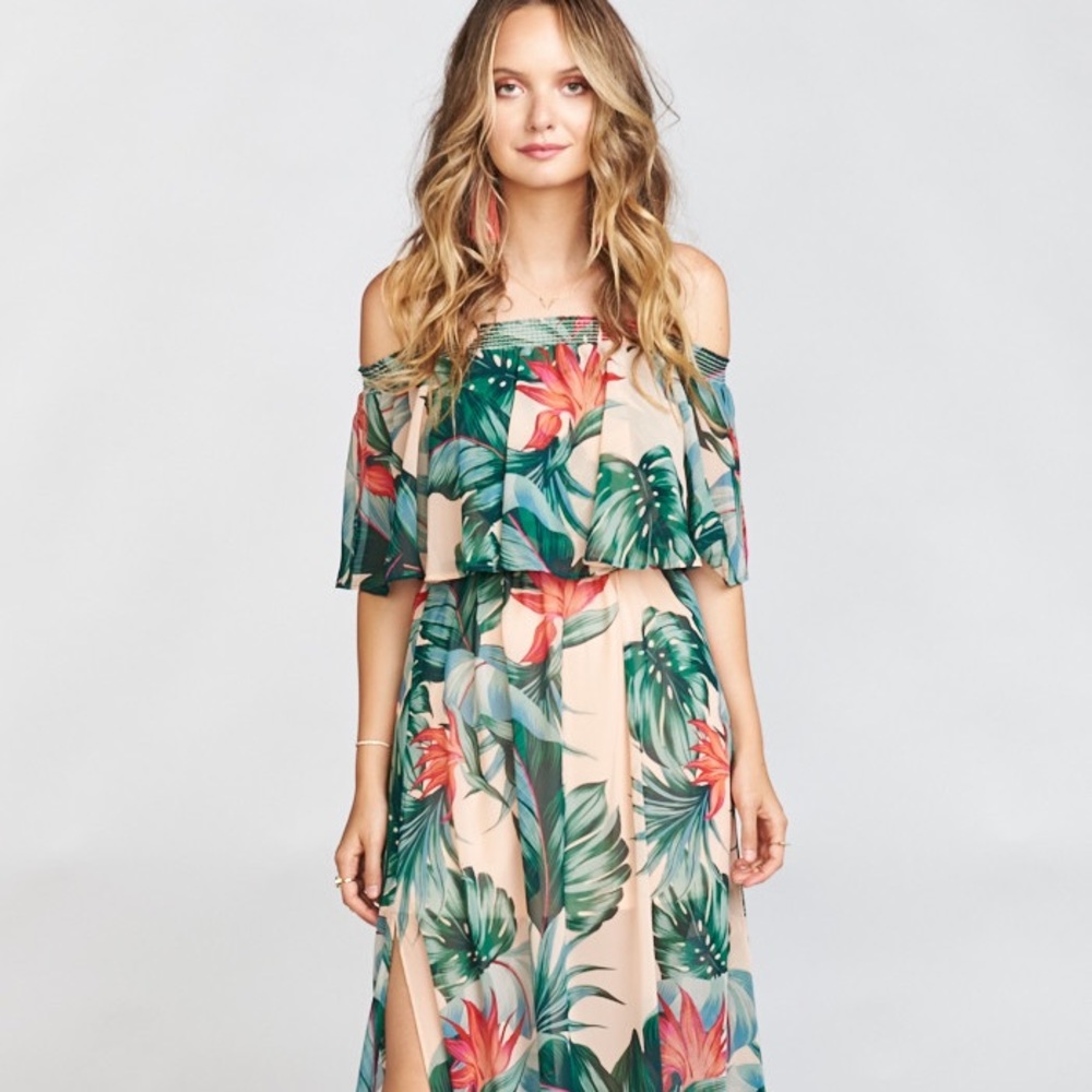 Show me your mumu palm leaves Maxi Hacienda dress.